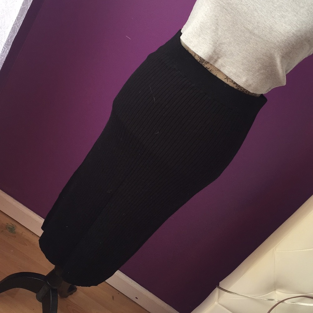 Sweater pencil skirt